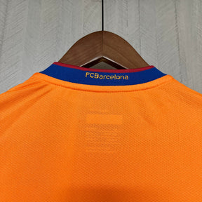Barcelona Retro 2006/07 away
